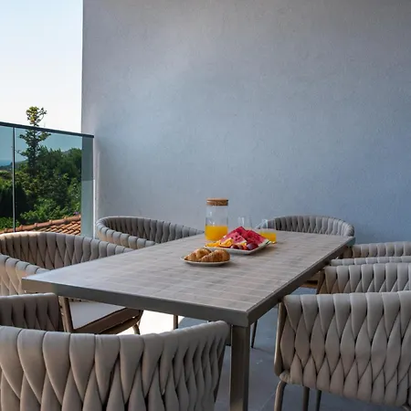 Cascade Luxury