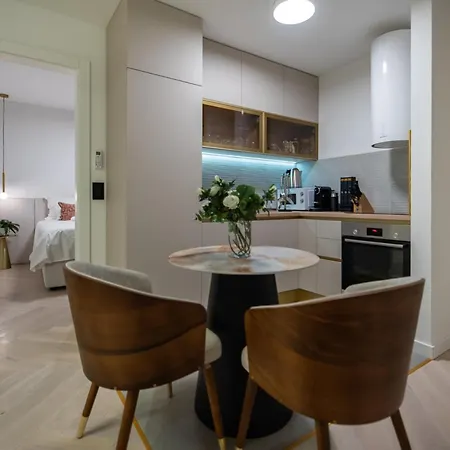 Cascade Luxury 아파트 *