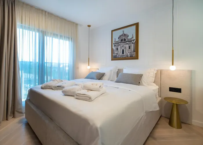 Cascade Luxury *