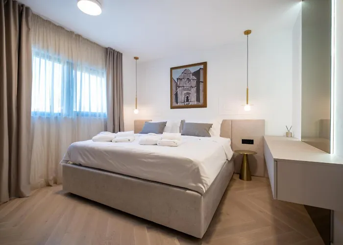 Cascade Luxury Apartment