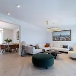 Cascade Luxury Apartment